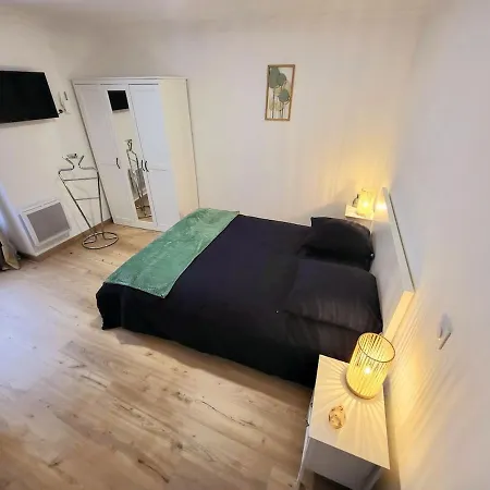 Ribere 3 - 2-room For 4 People, Boulevard De La Grotte 아파트 *